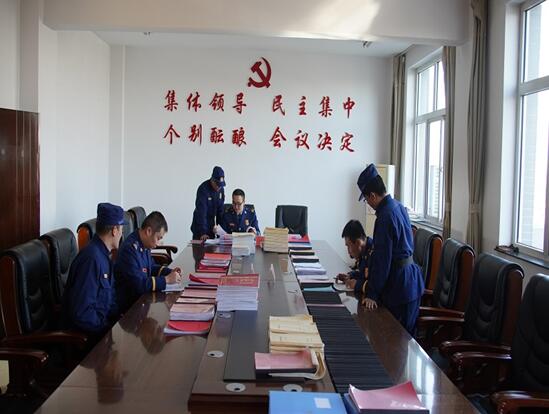 忻州市消防支队党委常委后勤处处长段磊率第二考核组深入原平大中队